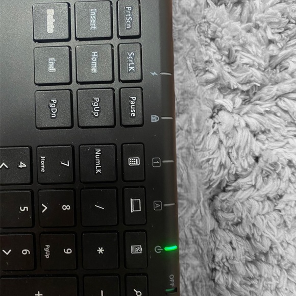 Wireless Keyboard - Picture 3 of 5